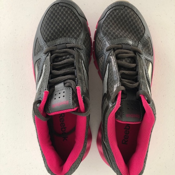 Women’s Reebok Vibe Tech Training Shoes - Picture 3 of 4